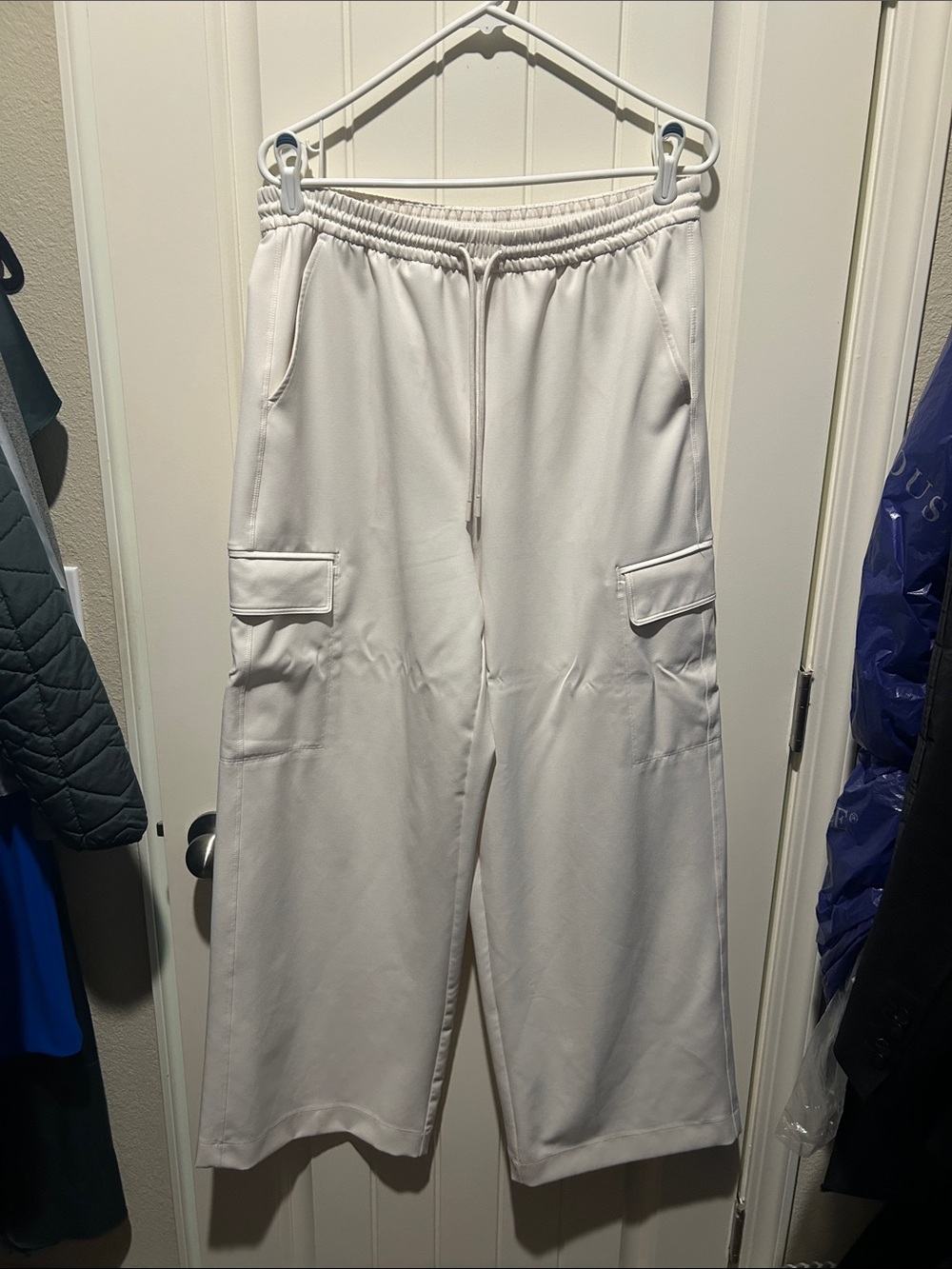 Women's Wide-Leg Cargo Lounge Pants — Cream